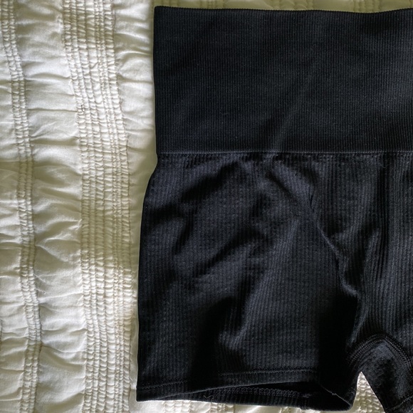 Colsie Biker Shorts - Picture 2 of 4